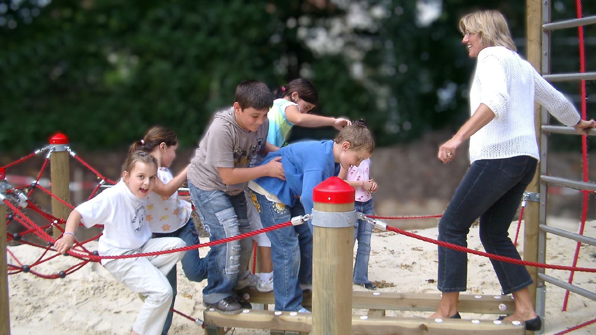 Motorik-Segmente Schule Ahlen - Artistenbrücke - Außenspielanlage für den Schulhof