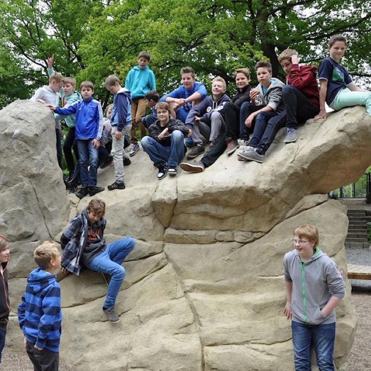 Kunstfelsen zum Klettern für Schulen - Kletterfelsen aus Spritzbeton