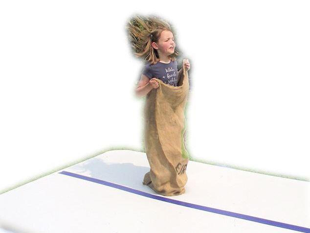 Trampolin Turnmatte Sackhüpfen - Kinderturnübungen mit AirTrack