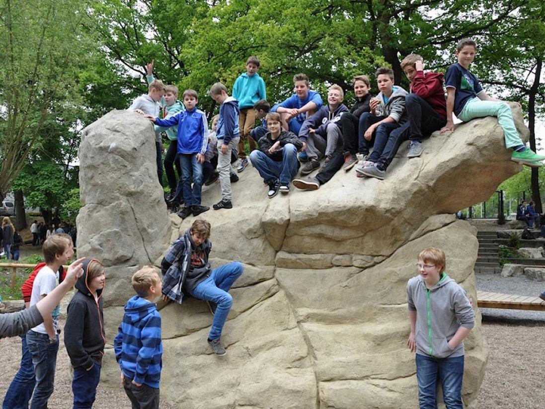 Kunstfelsen für Schulen - Kletterfelsen aus Spritzbeton
