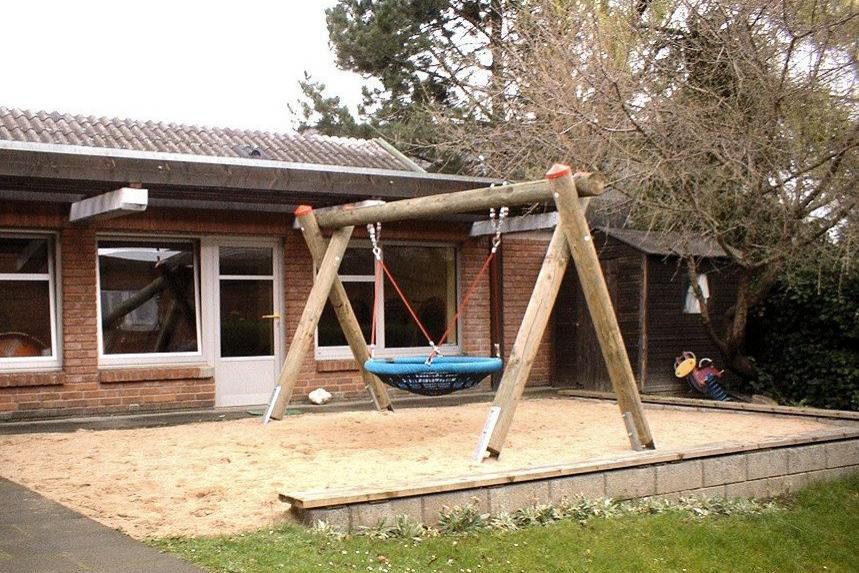 Nestschaukel im Kindergarten
