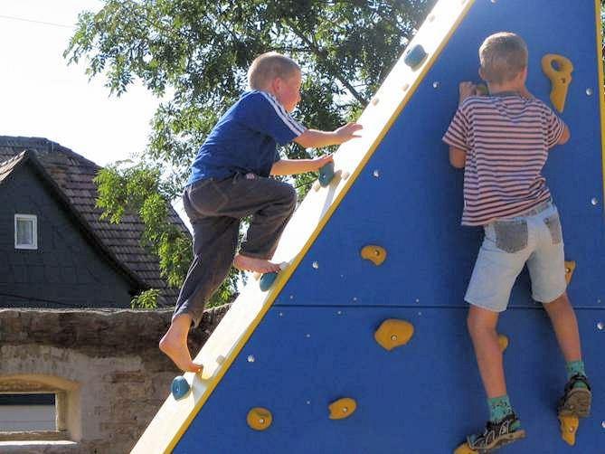 Kletterfeeling an einem Kletterturm Kletterfeeling