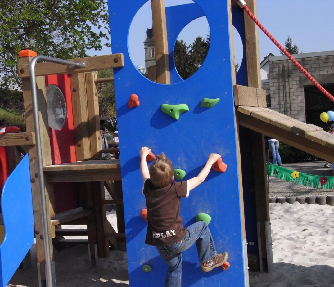 Kletterwand im Kindergarten