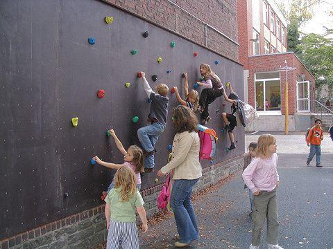 Schulkletterwand 5