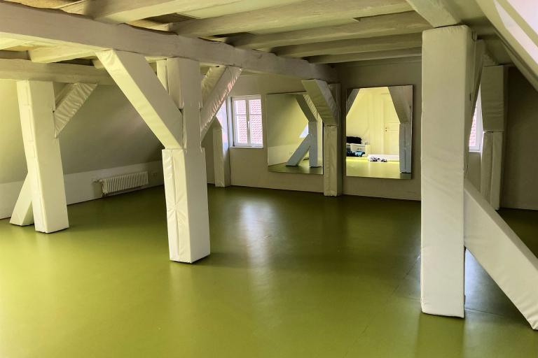 Balkenverkleidung Mehrzweckraum