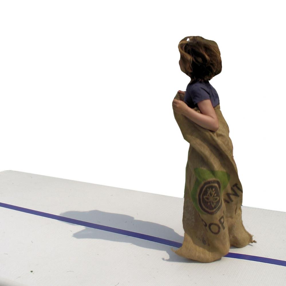 Motorik-Übung Sackhüpfen - Als Motorik bezeichnet man die Fähigkeiten sich zu bewegen, also Körper, Beine und Hände in Koordination mit den Sinneseindrücken zu betätigen. Motorik-Übung Sackhüpfen