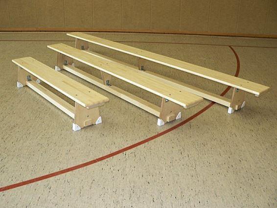 Turnbänke in Sporthalle