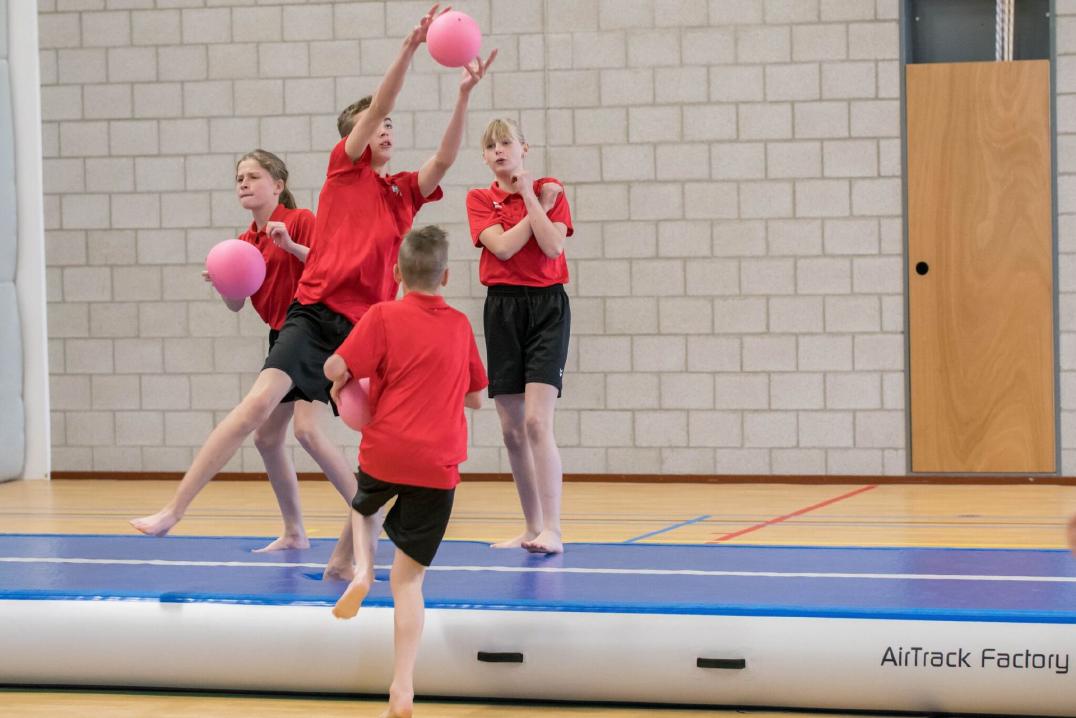 Übungen auf der Trampolin Turnmatte - Spiele und Übungen mit AirTrack
